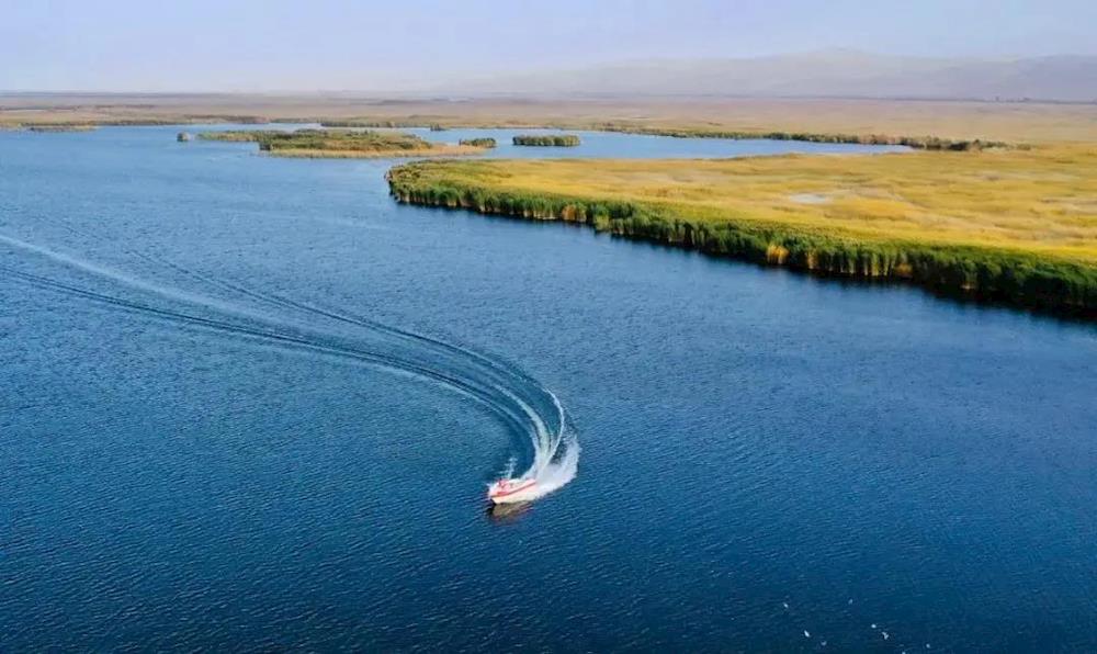 全域旅游博斯腾湖秋色